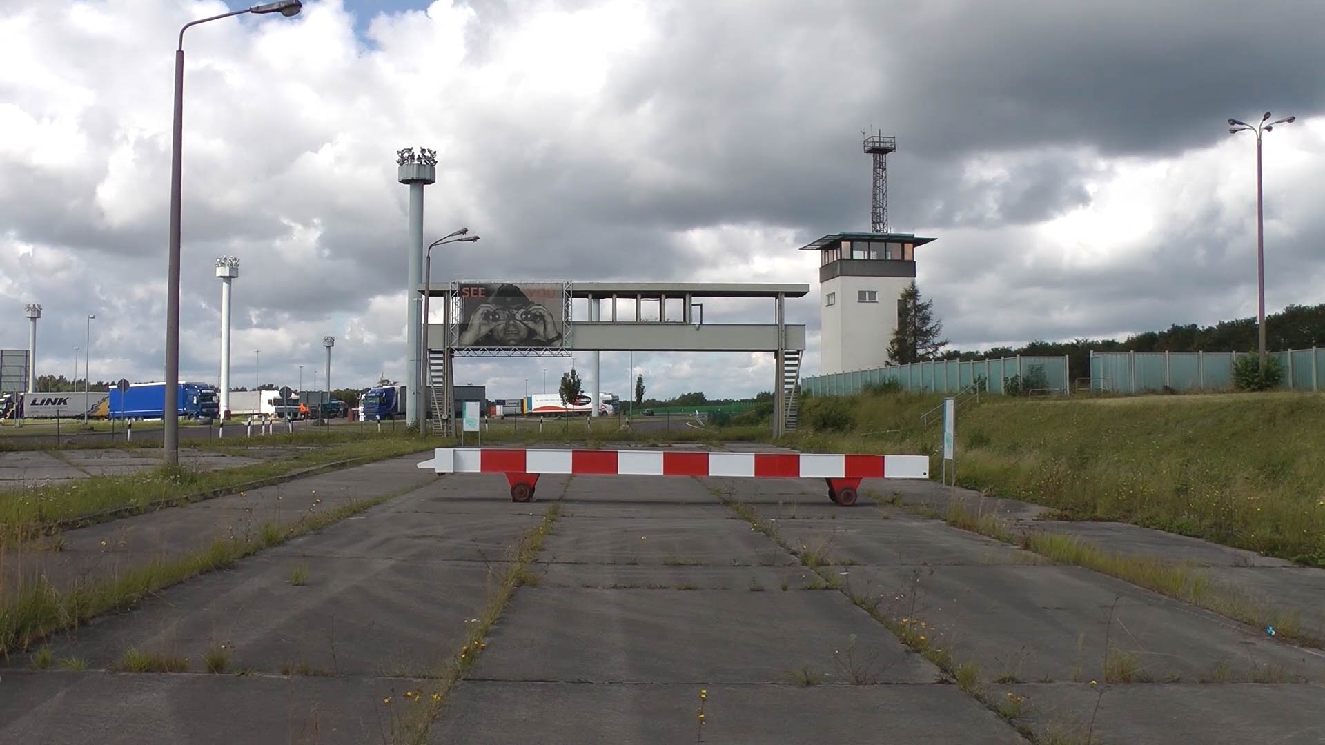 Beschauerbrücke mit Rollschranke